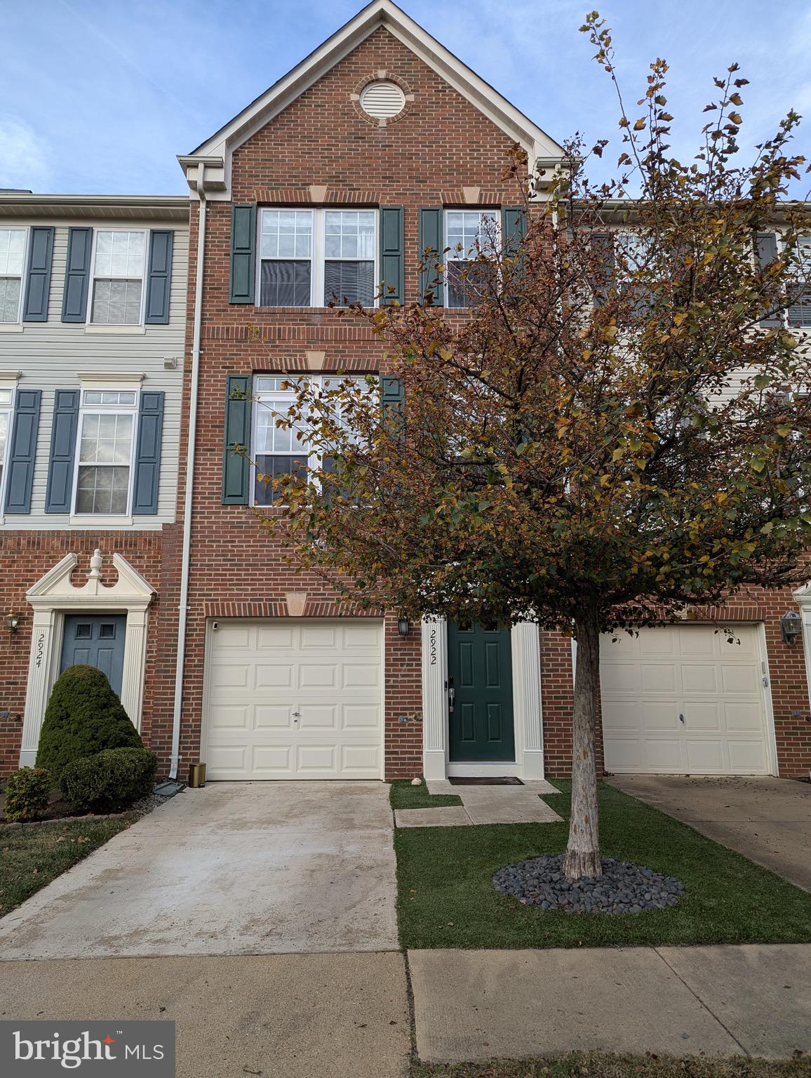 2922 HUNTINGTON GROVE SQUARE