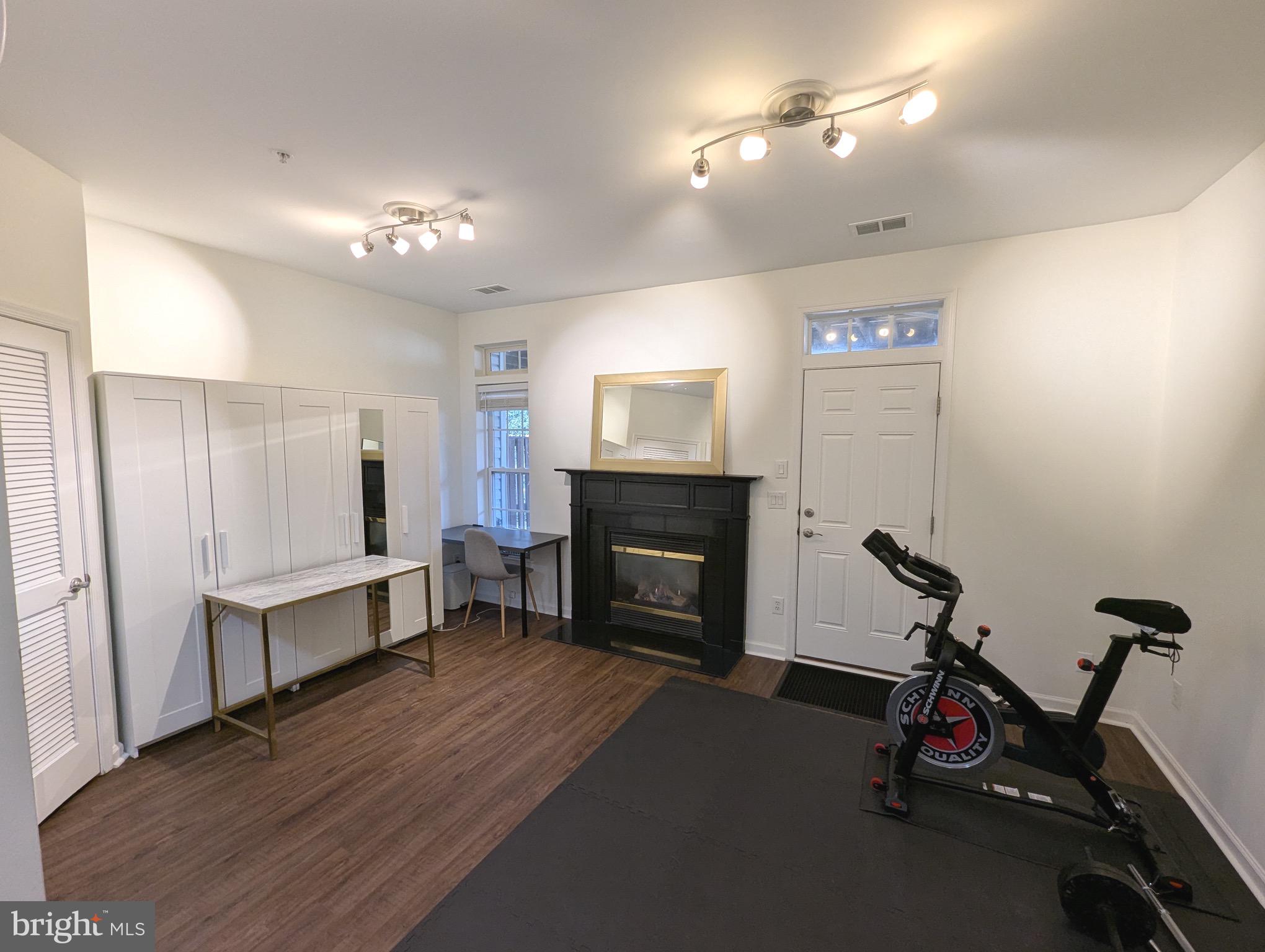 2922 HUNTINGTON GROVE SQUARE