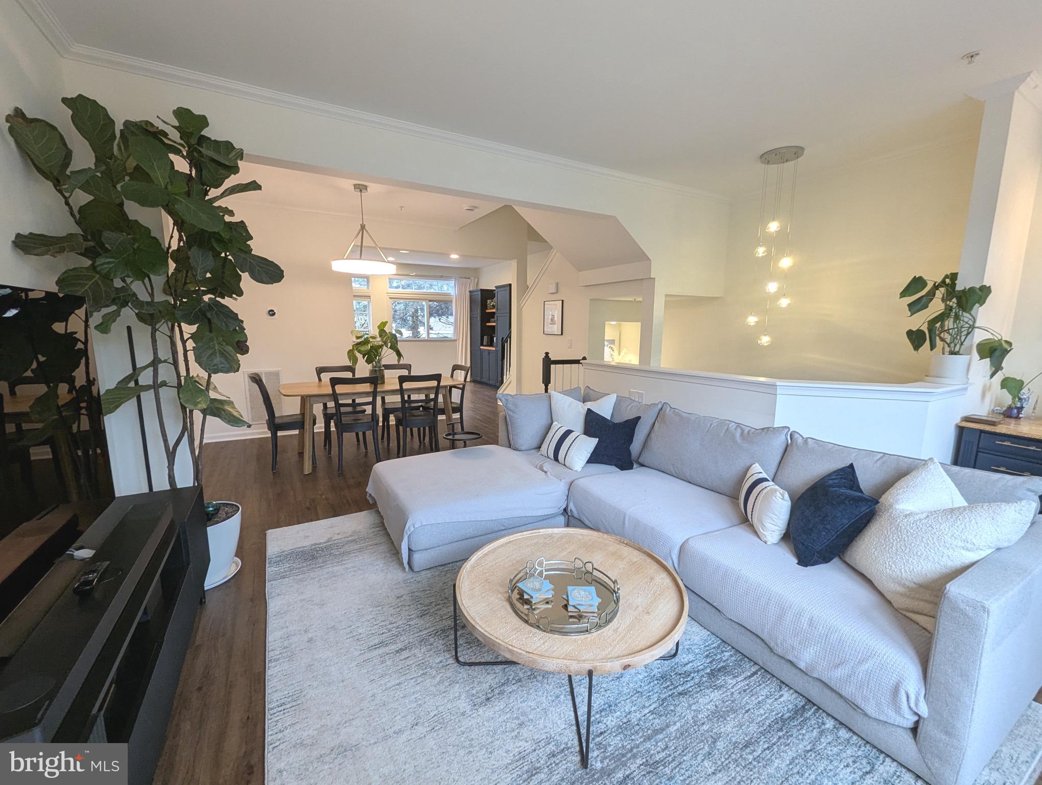 2922 HUNTINGTON GROVE SQUARE