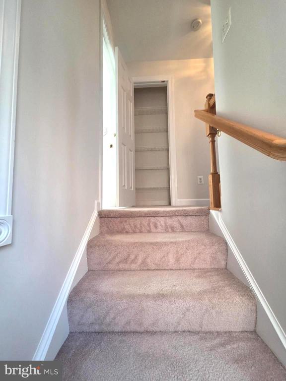 8183 SKELTON CIRCLE