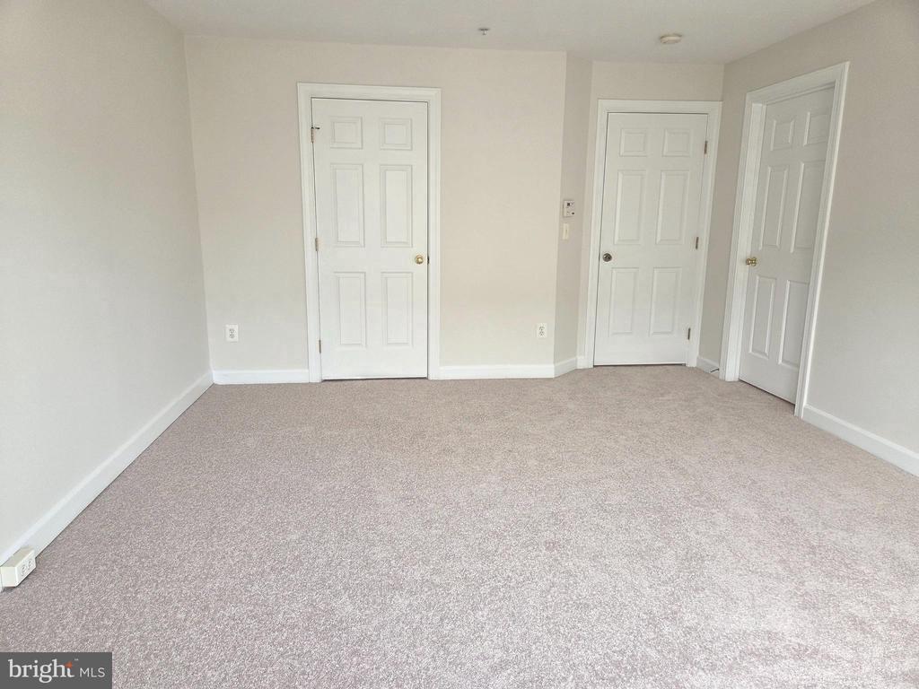 8183 SKELTON CIRCLE