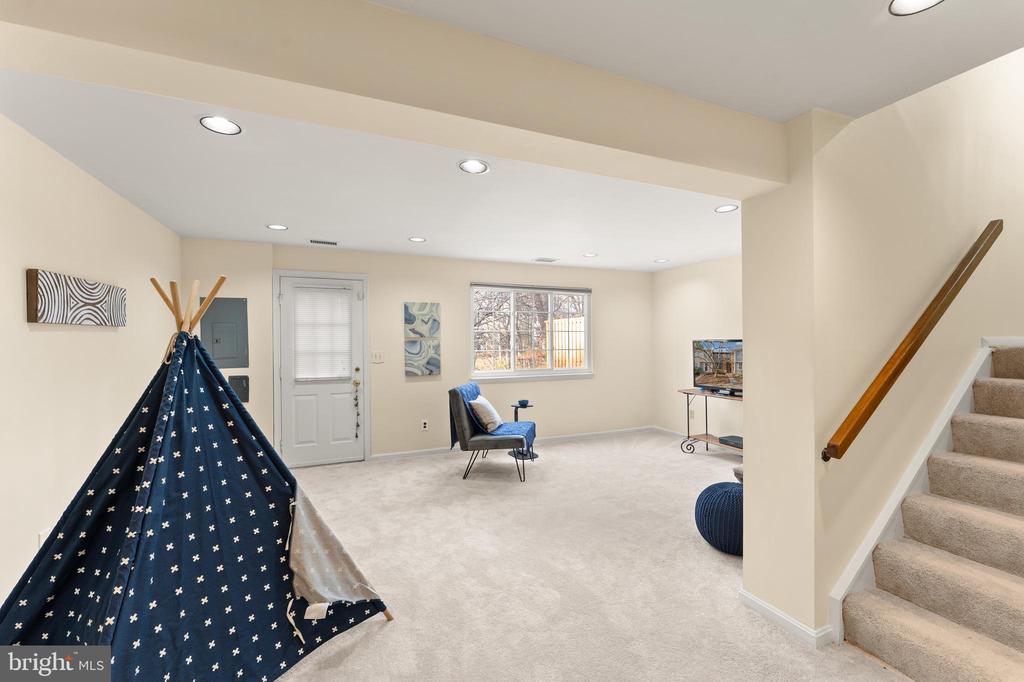 1616 BARNSTEAD DRIVE