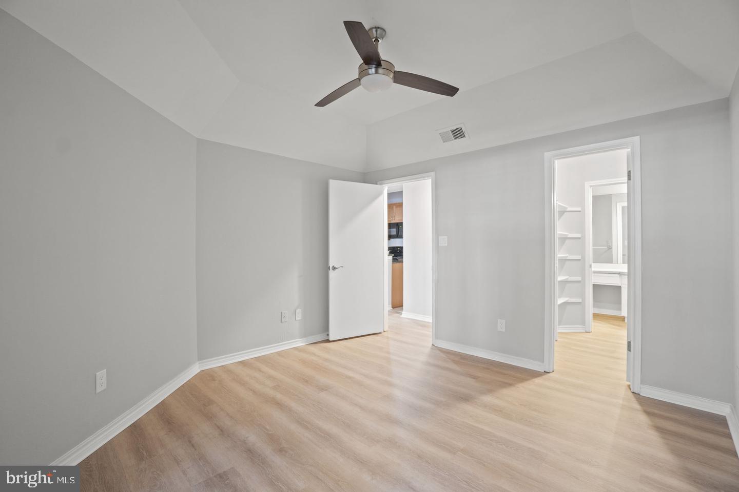 3909 PENDERVIEW DRIVE 1904