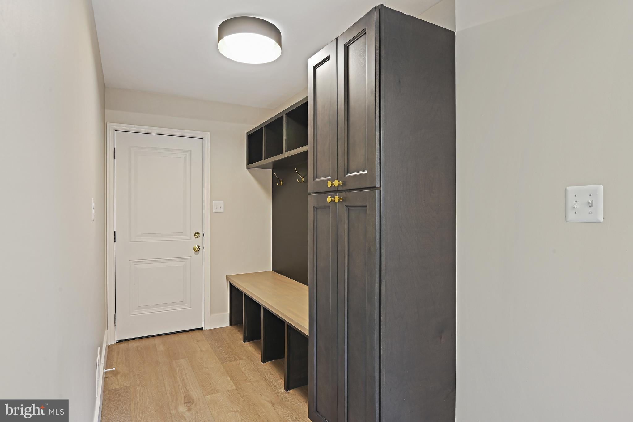 9060 BROOK FORD ROAD