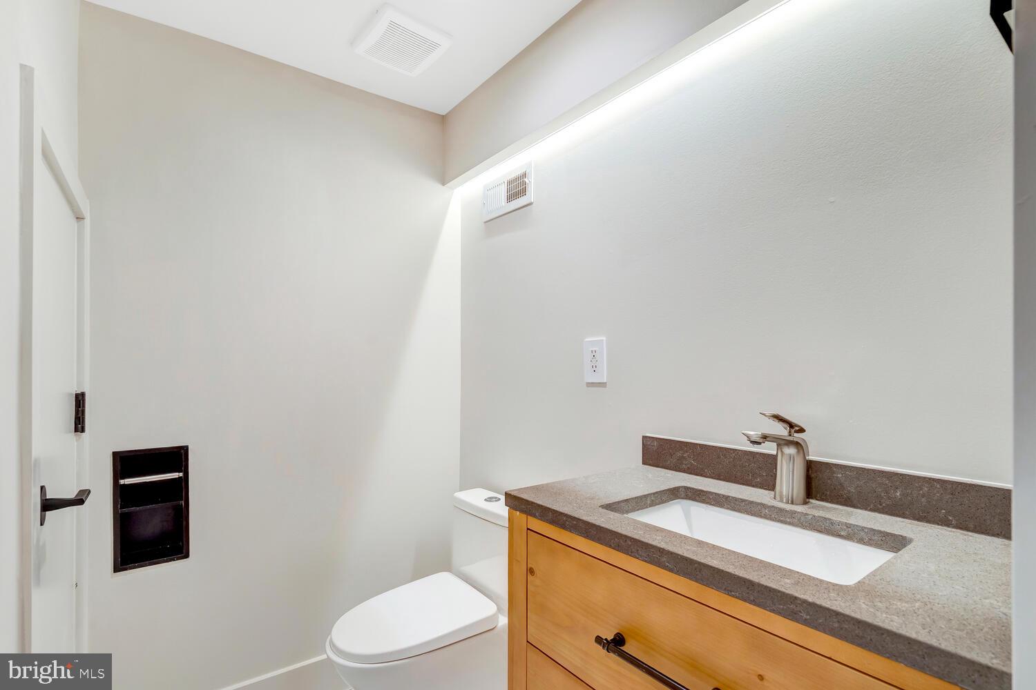 5921 CHESTERBROOK ROAD