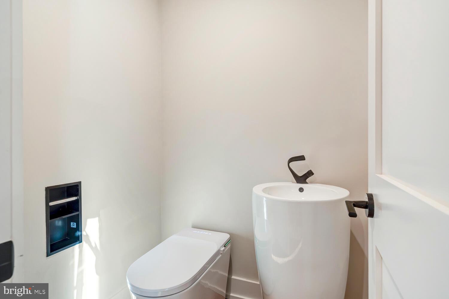 5921 CHESTERBROOK ROAD