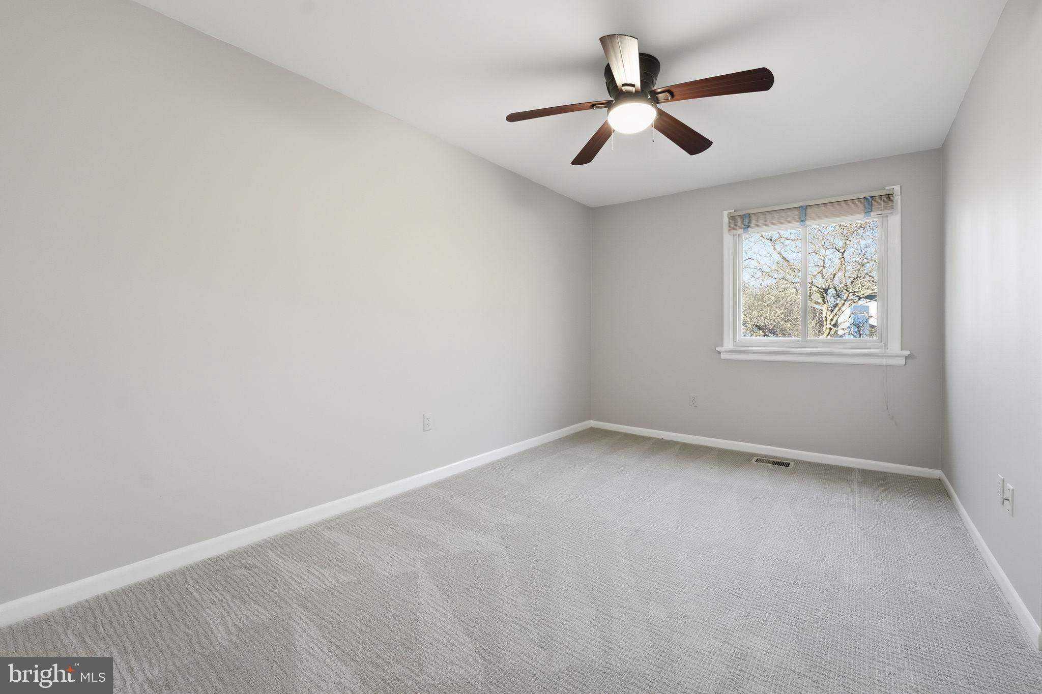 1528 GOLDENRAIN COURT