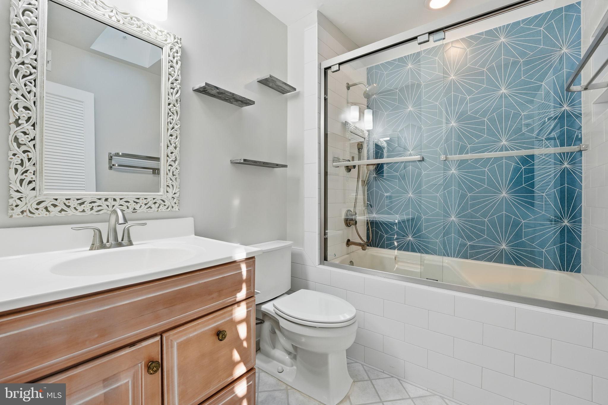 1528 GOLDENRAIN COURT