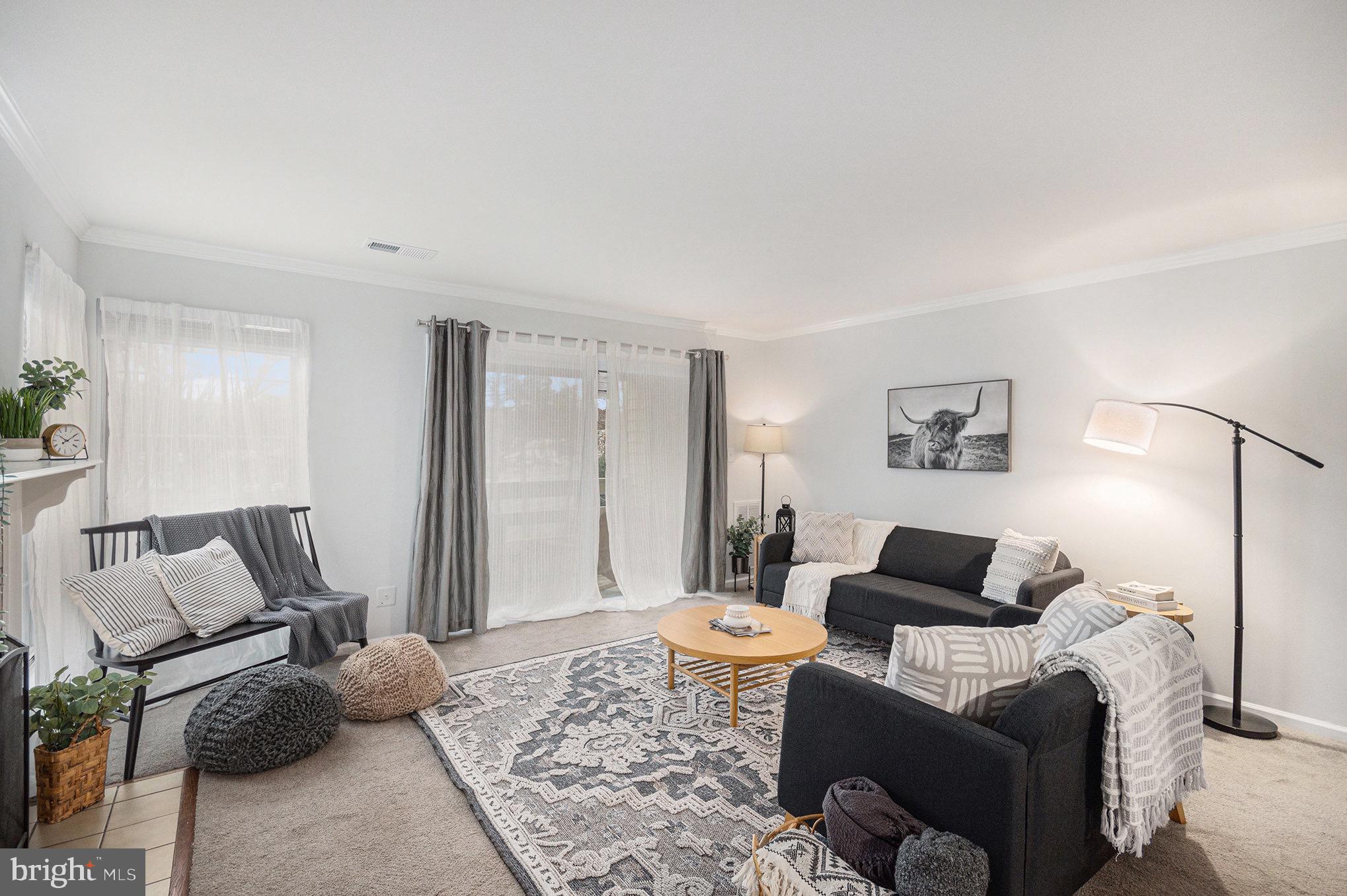 4561 INTERLACHEN COURT F F