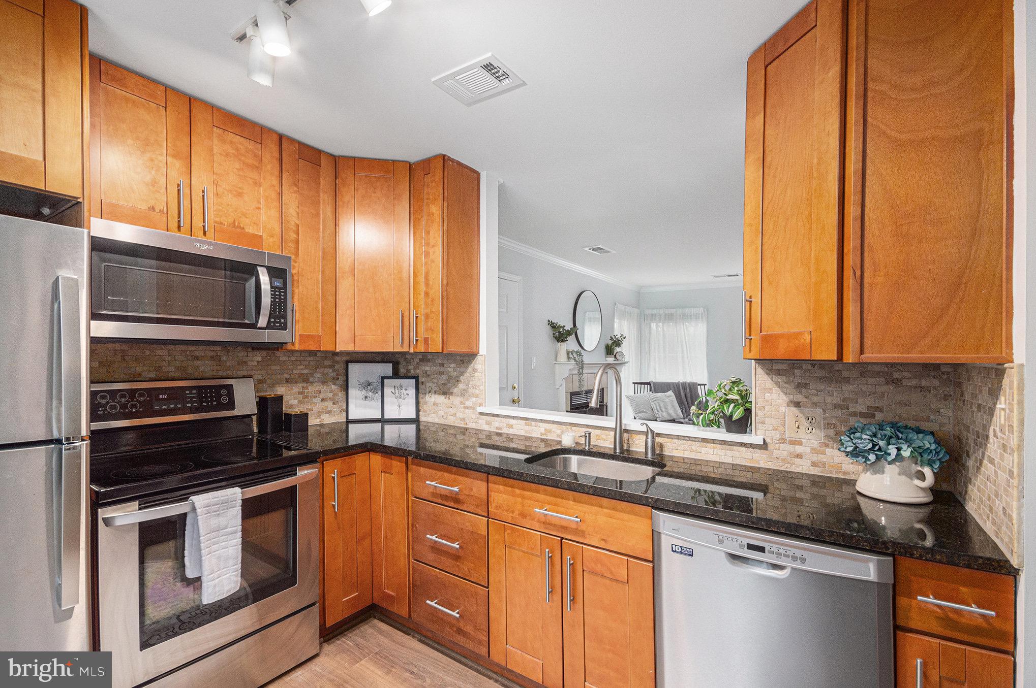 4561 INTERLACHEN COURT F F