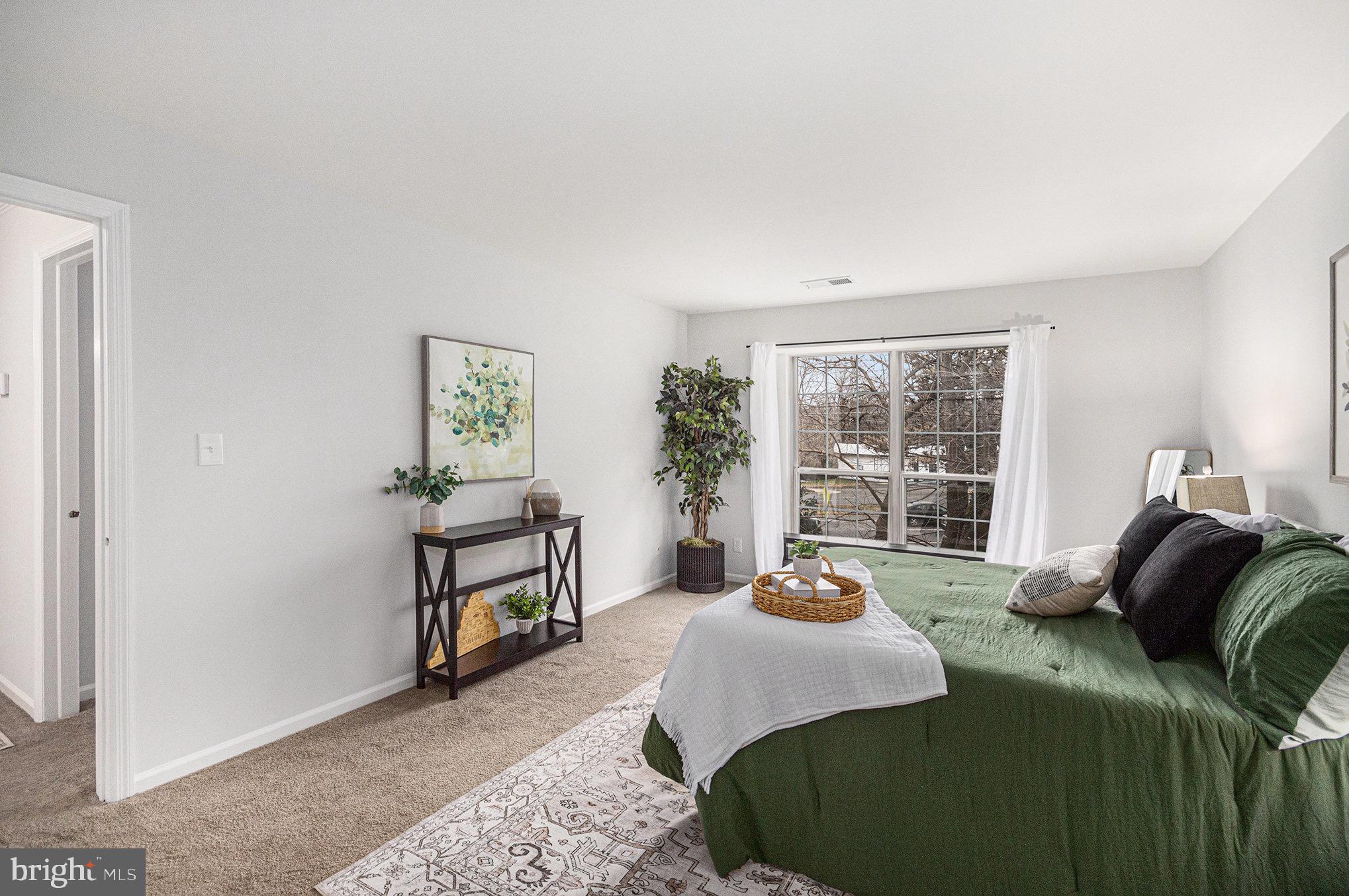 4561 INTERLACHEN COURT F F