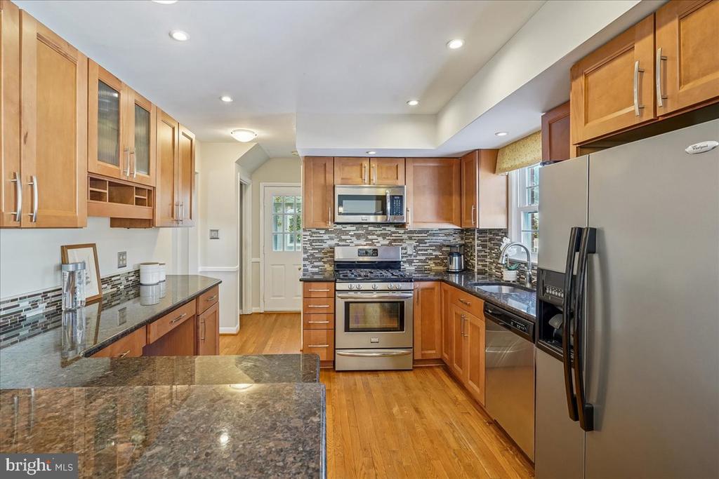 2412 CAVENDISH DRIVE