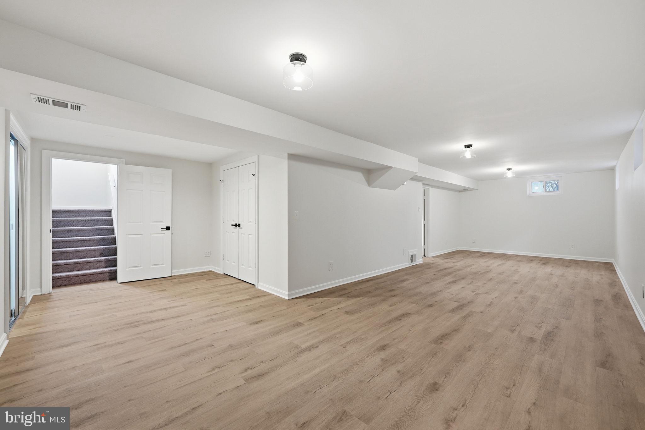 6112 SANDSTONE COURT