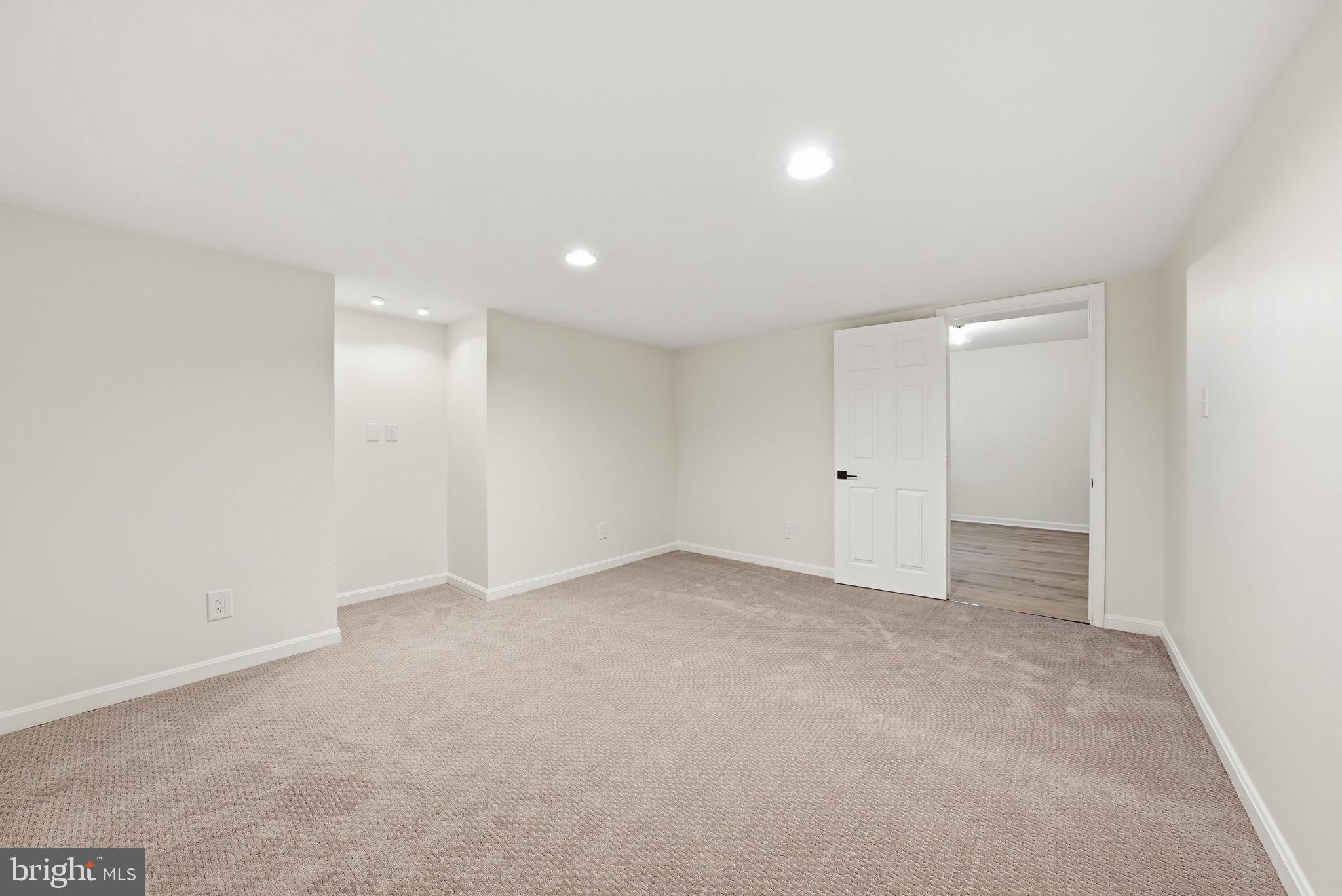 6112 SANDSTONE COURT