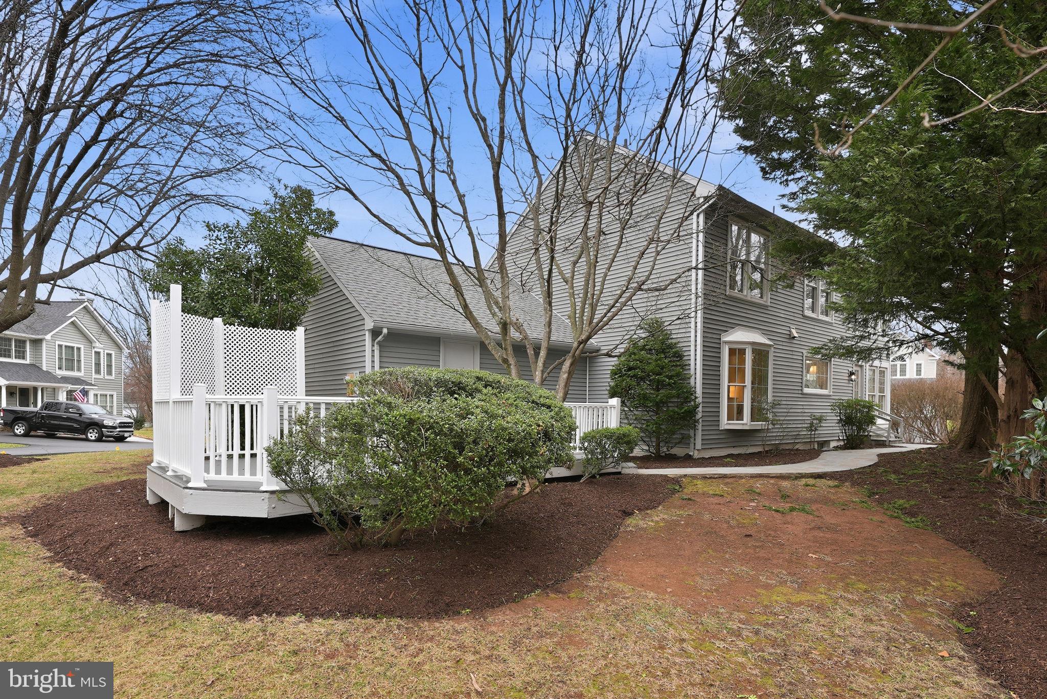 6112 SANDSTONE COURT