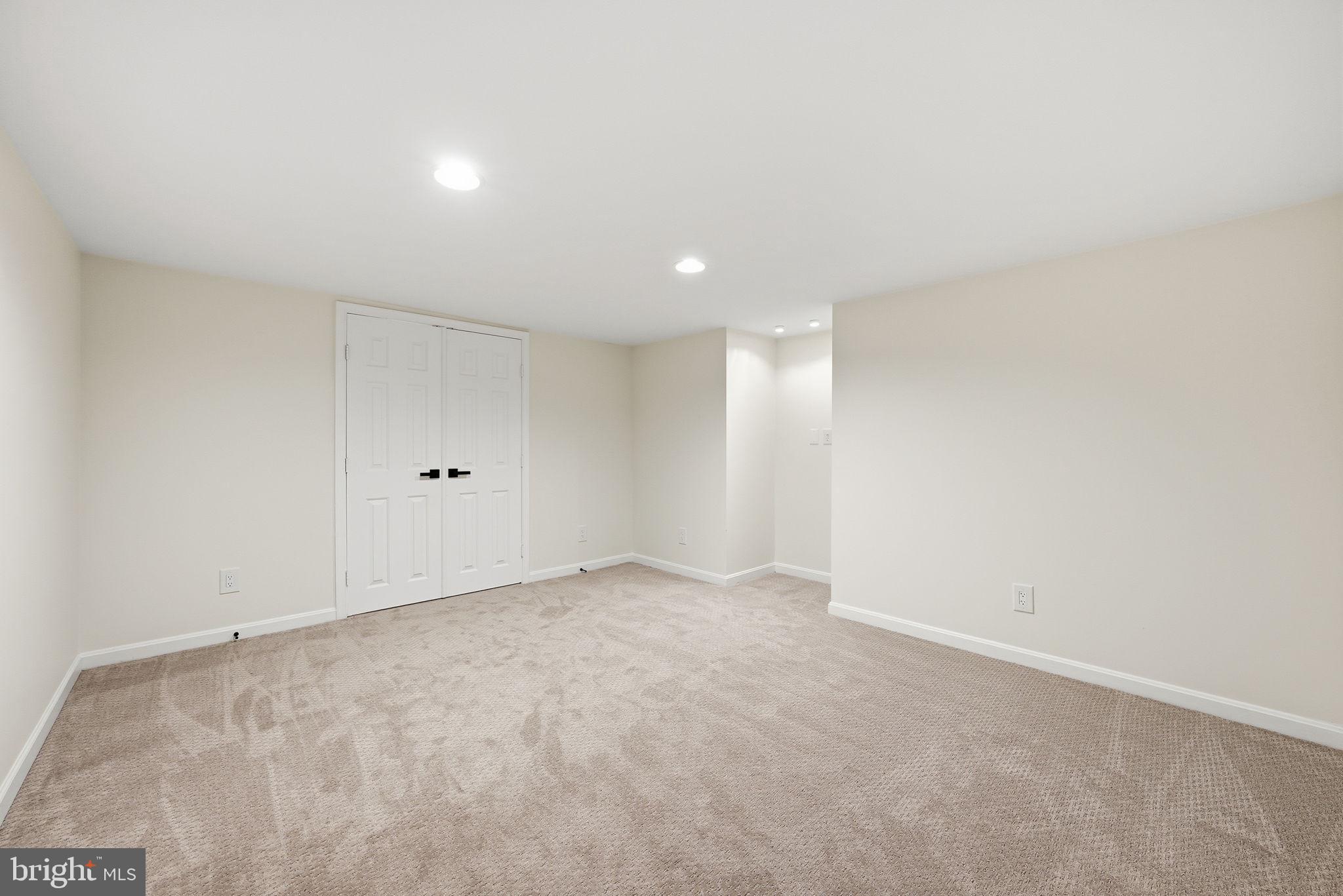 6112 SANDSTONE COURT