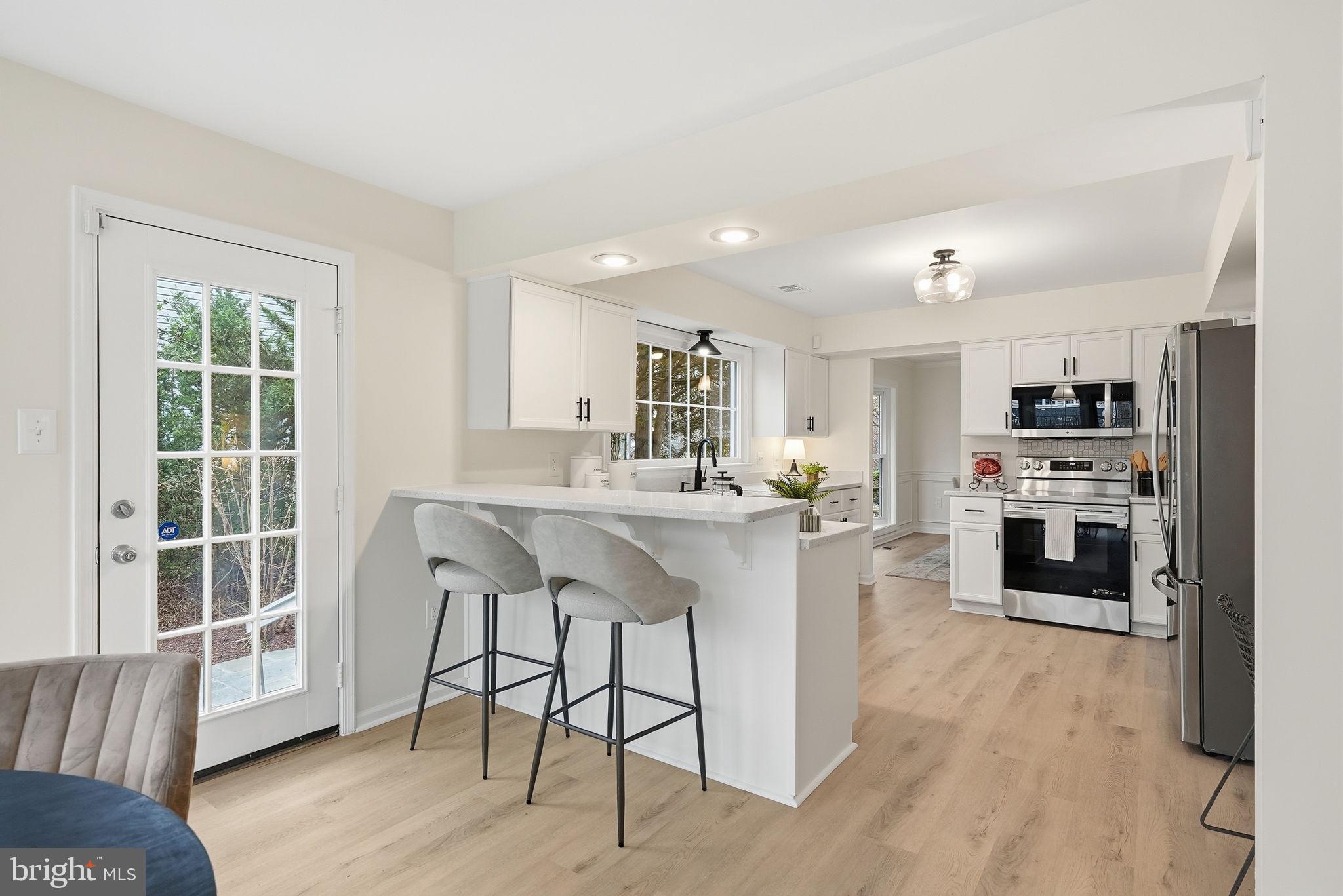 6112 SANDSTONE COURT