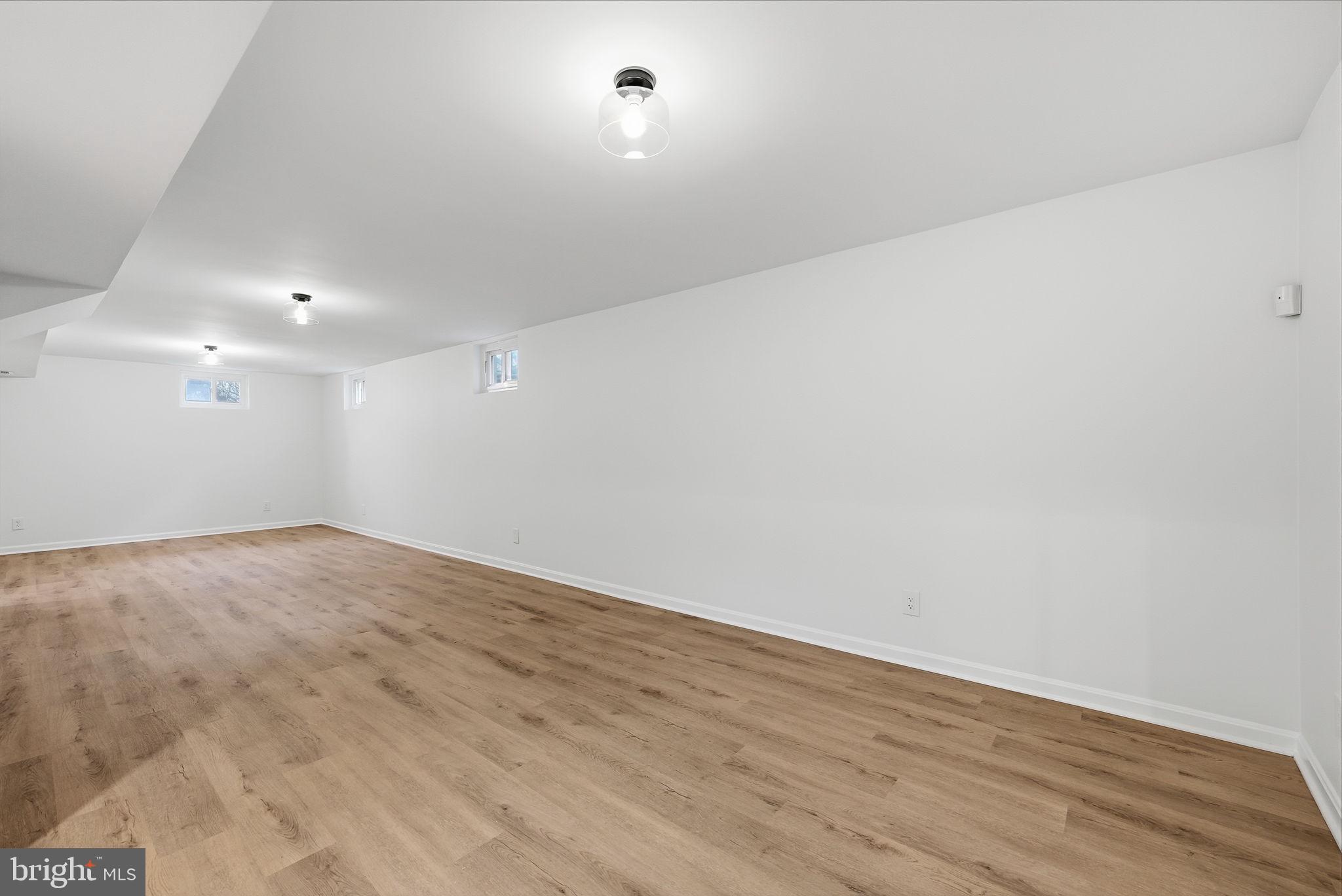 6112 SANDSTONE COURT