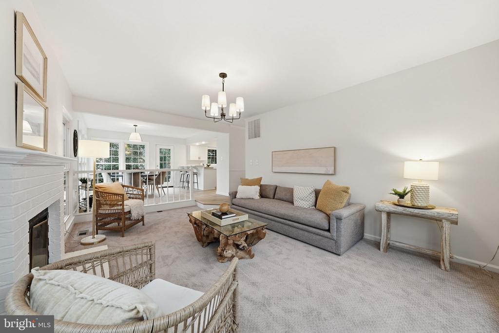 6112 SANDSTONE COURT