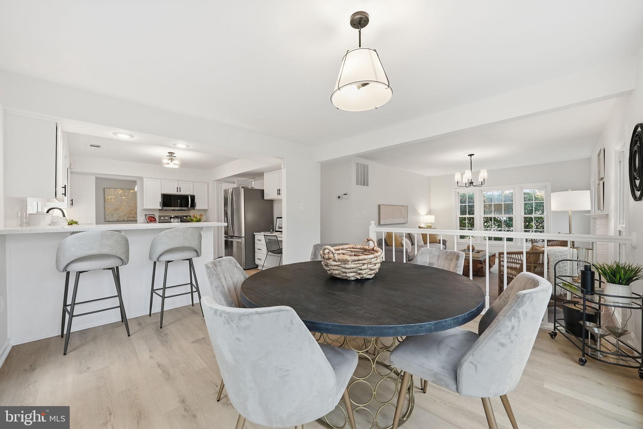 6112 SANDSTONE COURT