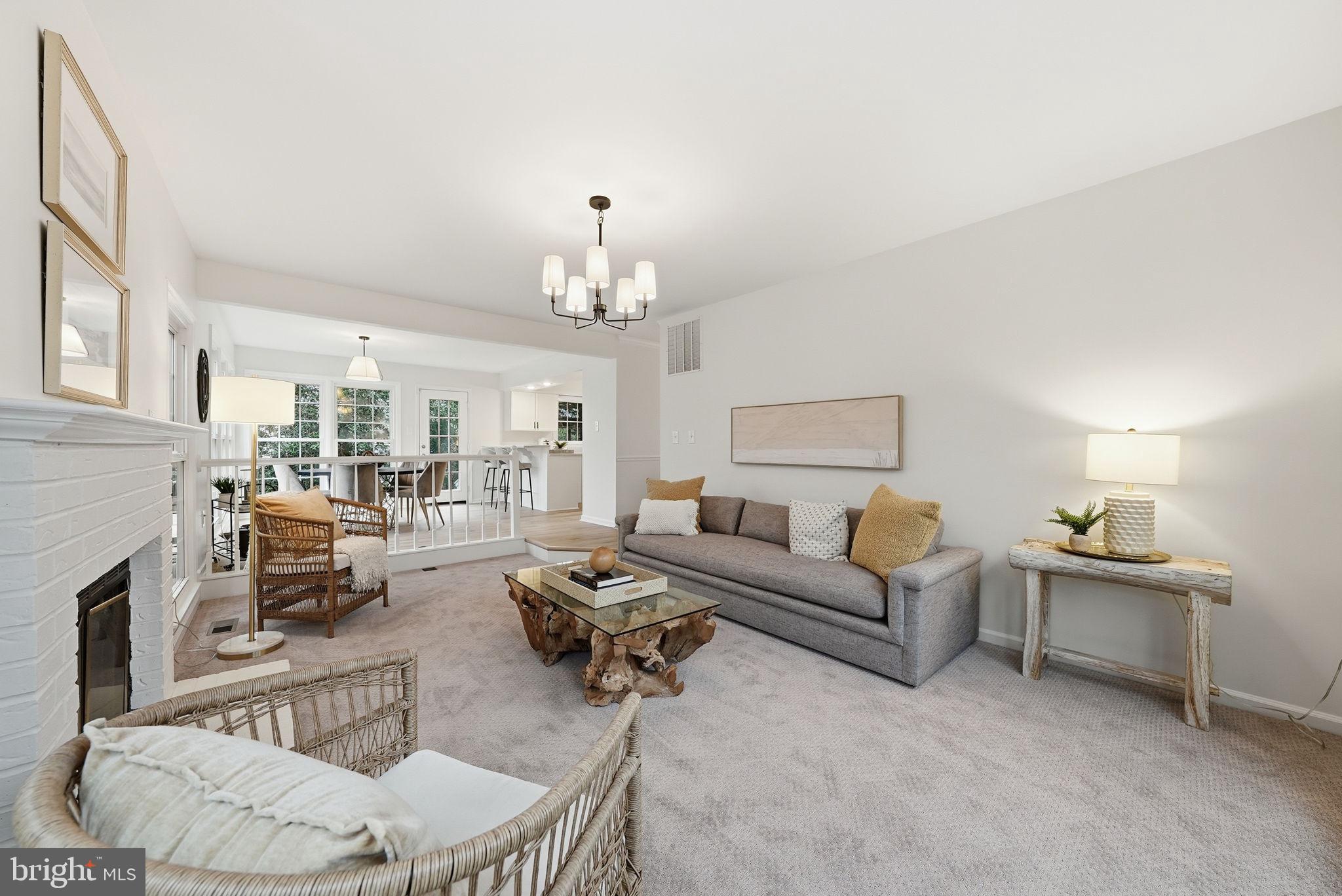 6112 SANDSTONE COURT