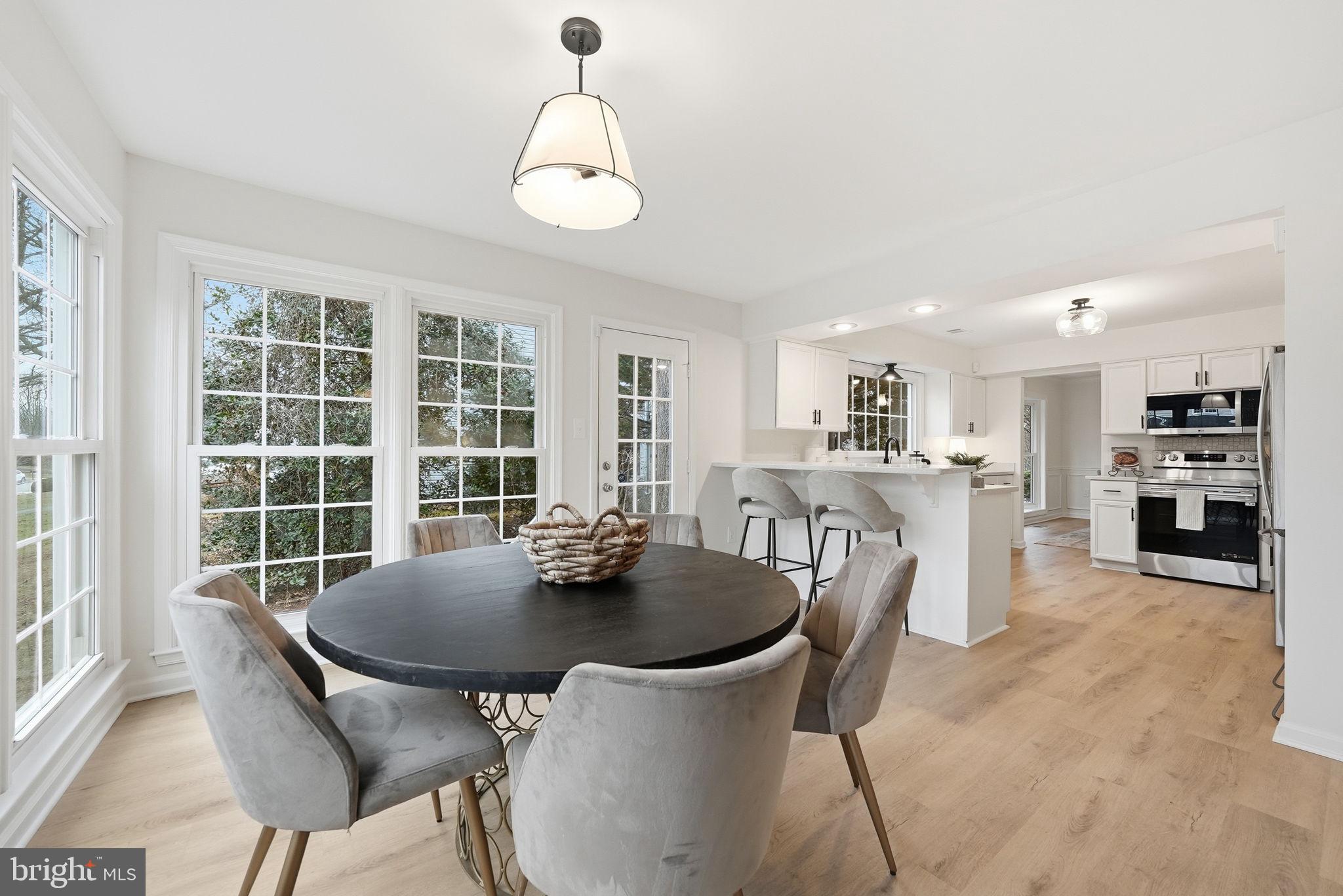 6112 SANDSTONE COURT