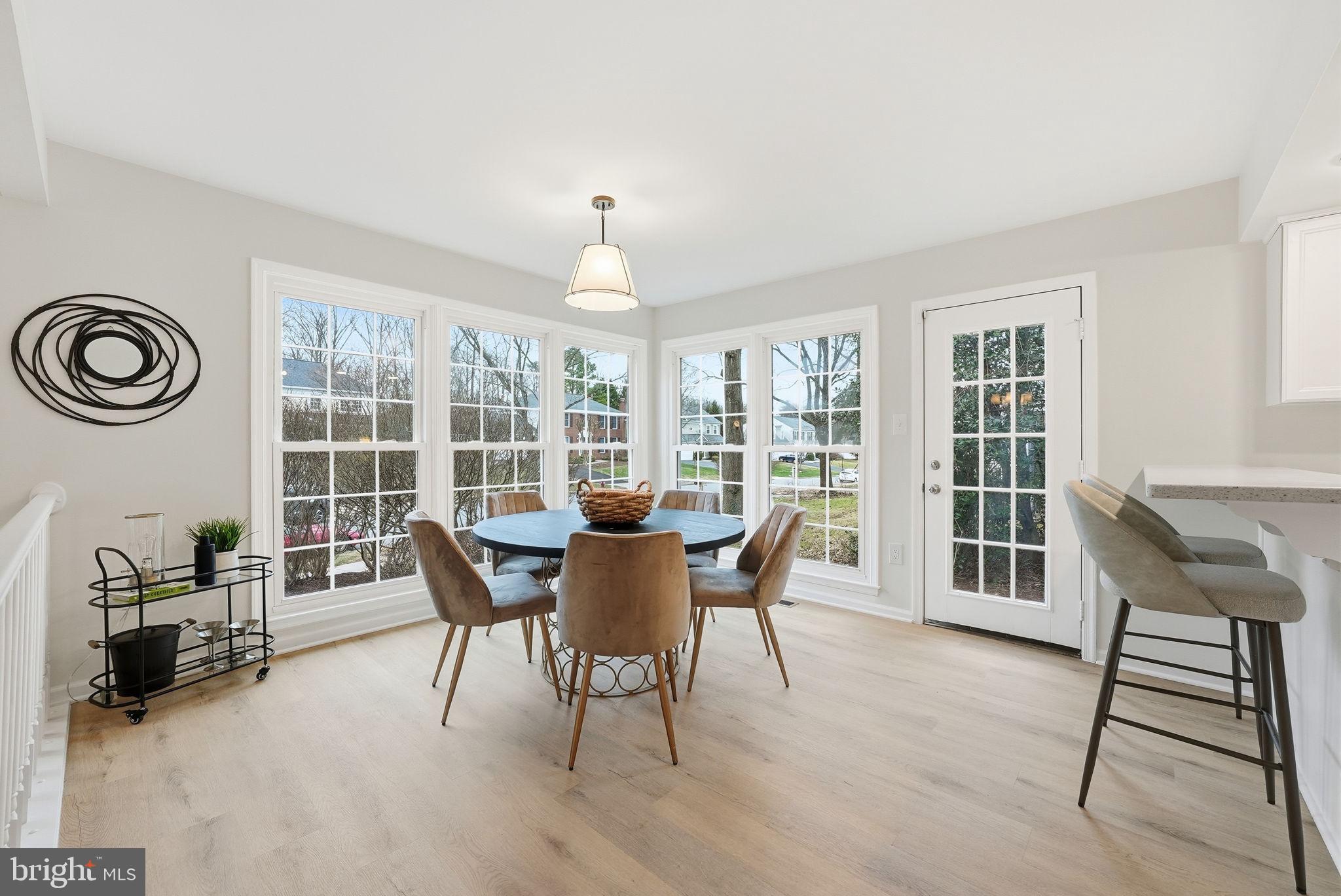 6112 SANDSTONE COURT