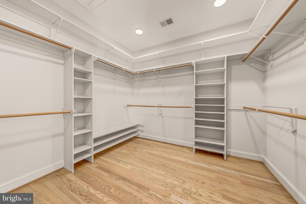 1609 BROOKSIDE ROAD