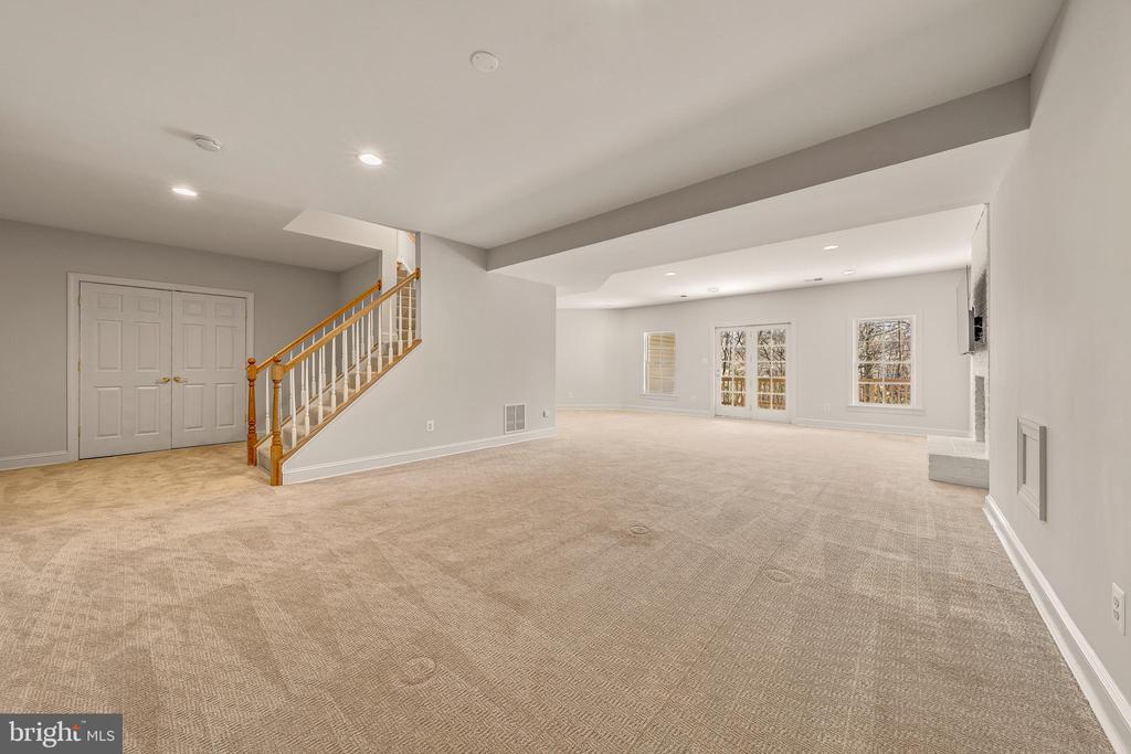 1609 BROOKSIDE ROAD