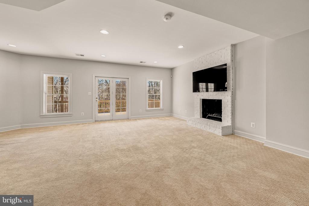 1609 BROOKSIDE ROAD