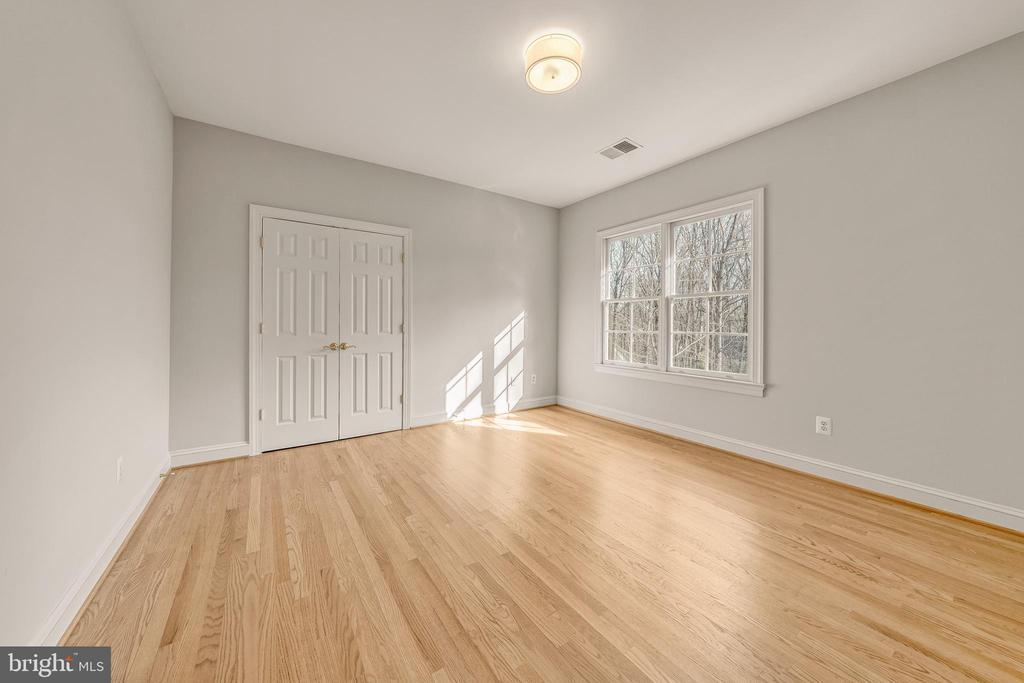 1609 BROOKSIDE ROAD