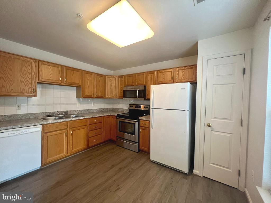 7532 COXTON COURT 128