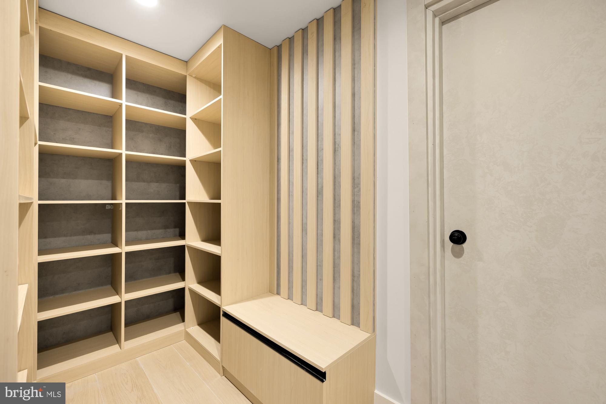 1573 WESTMORELAND STREET