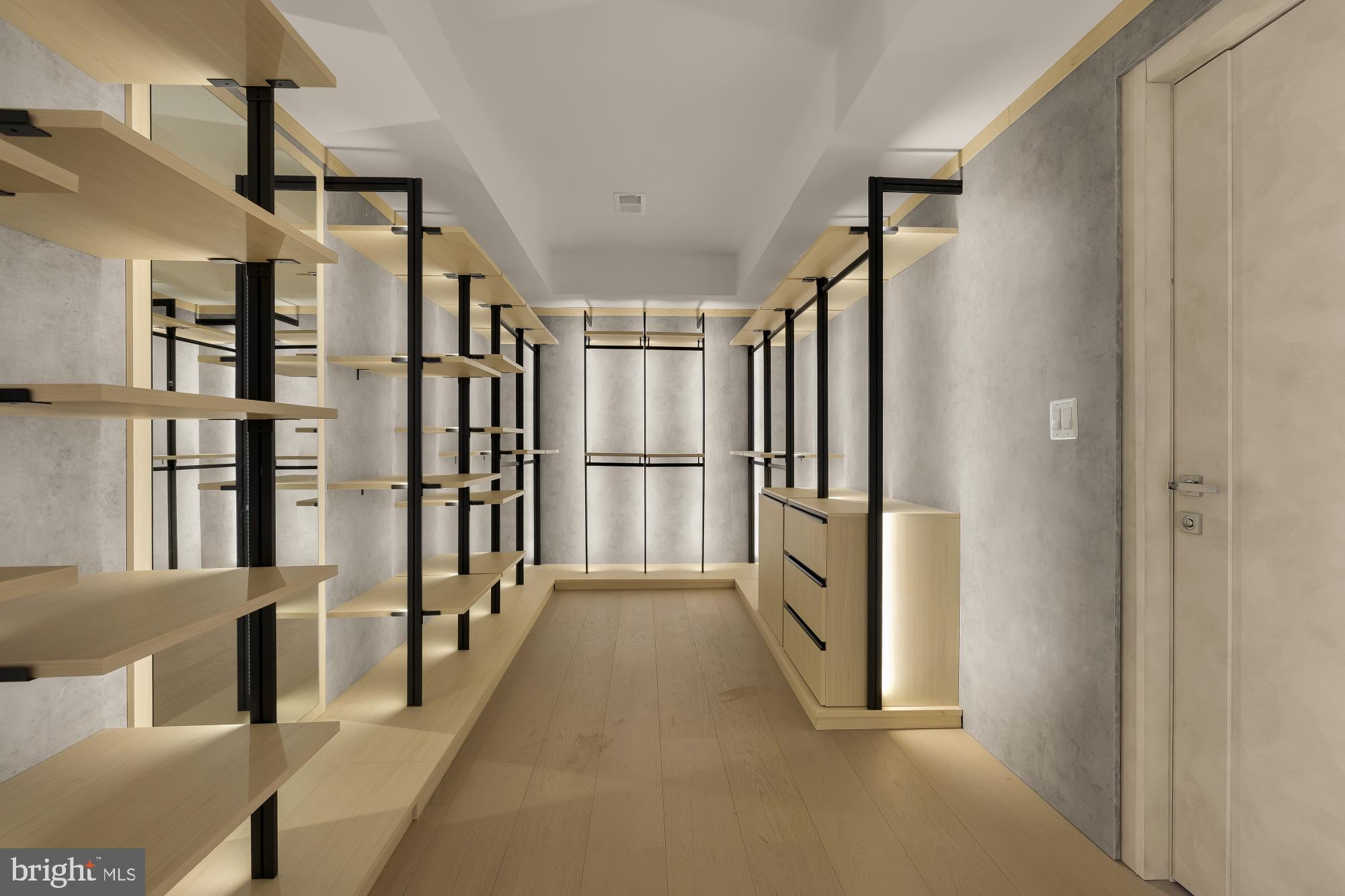 1573 WESTMORELAND STREET