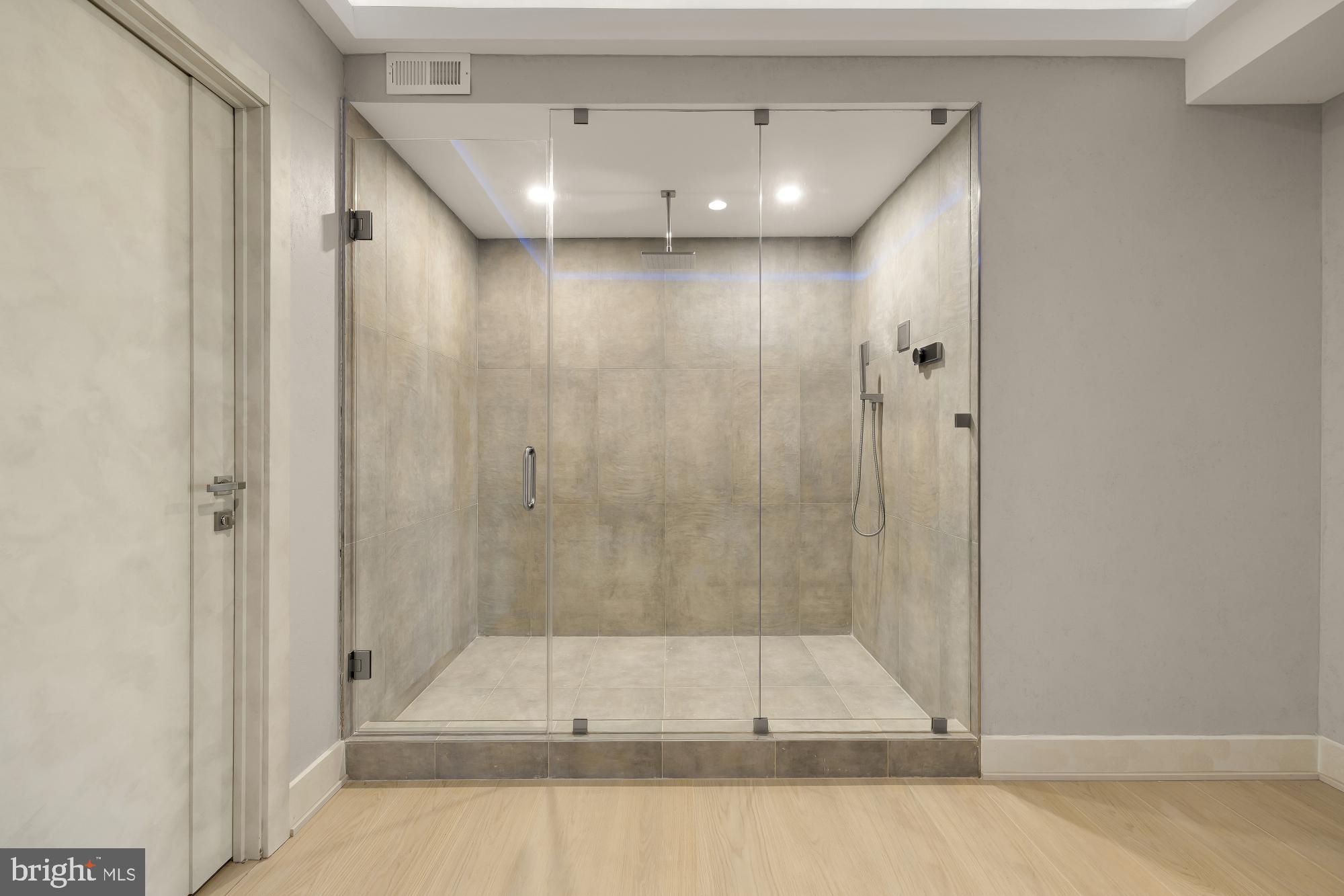 1573 WESTMORELAND STREET