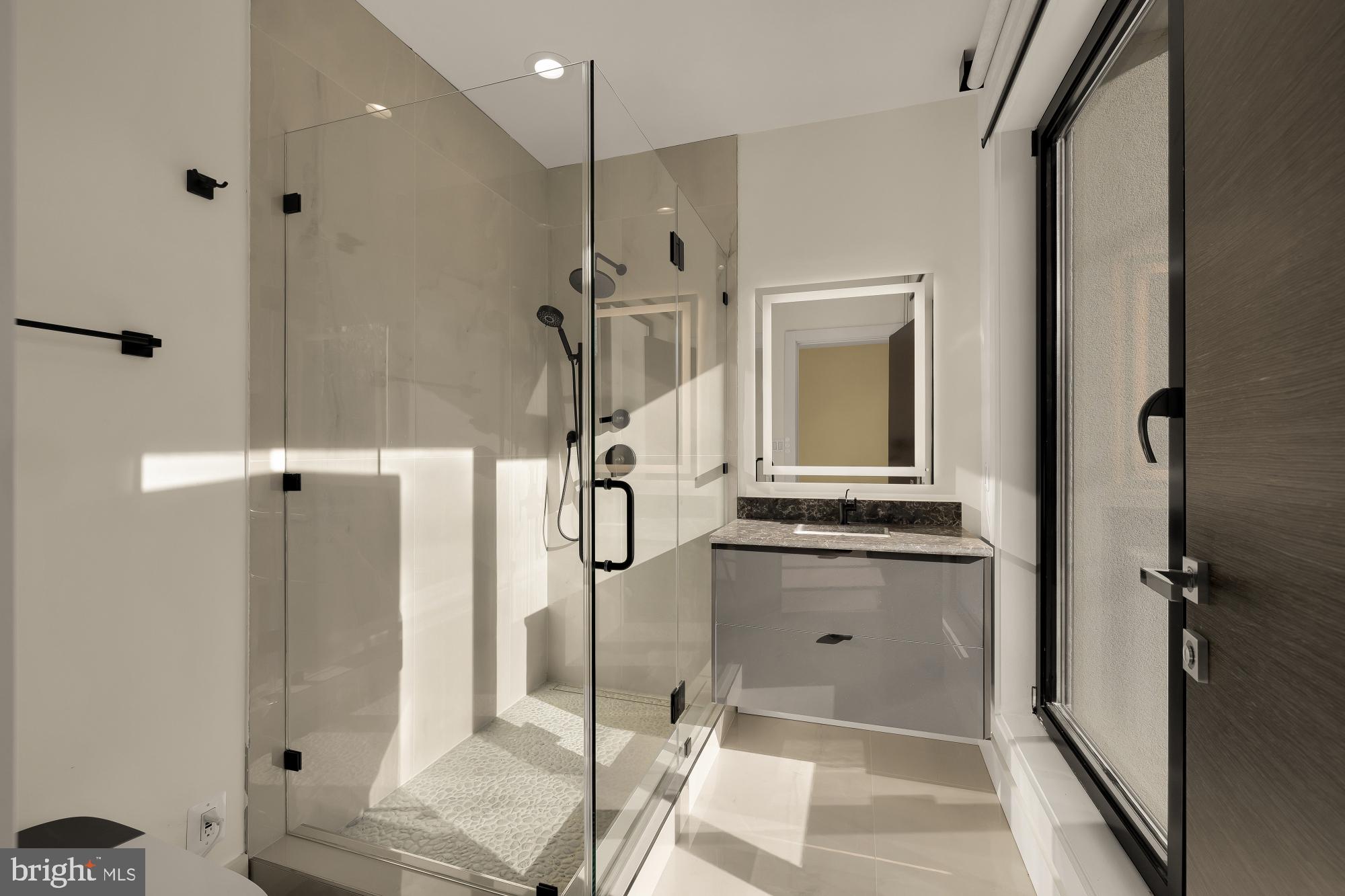 1573 WESTMORELAND STREET