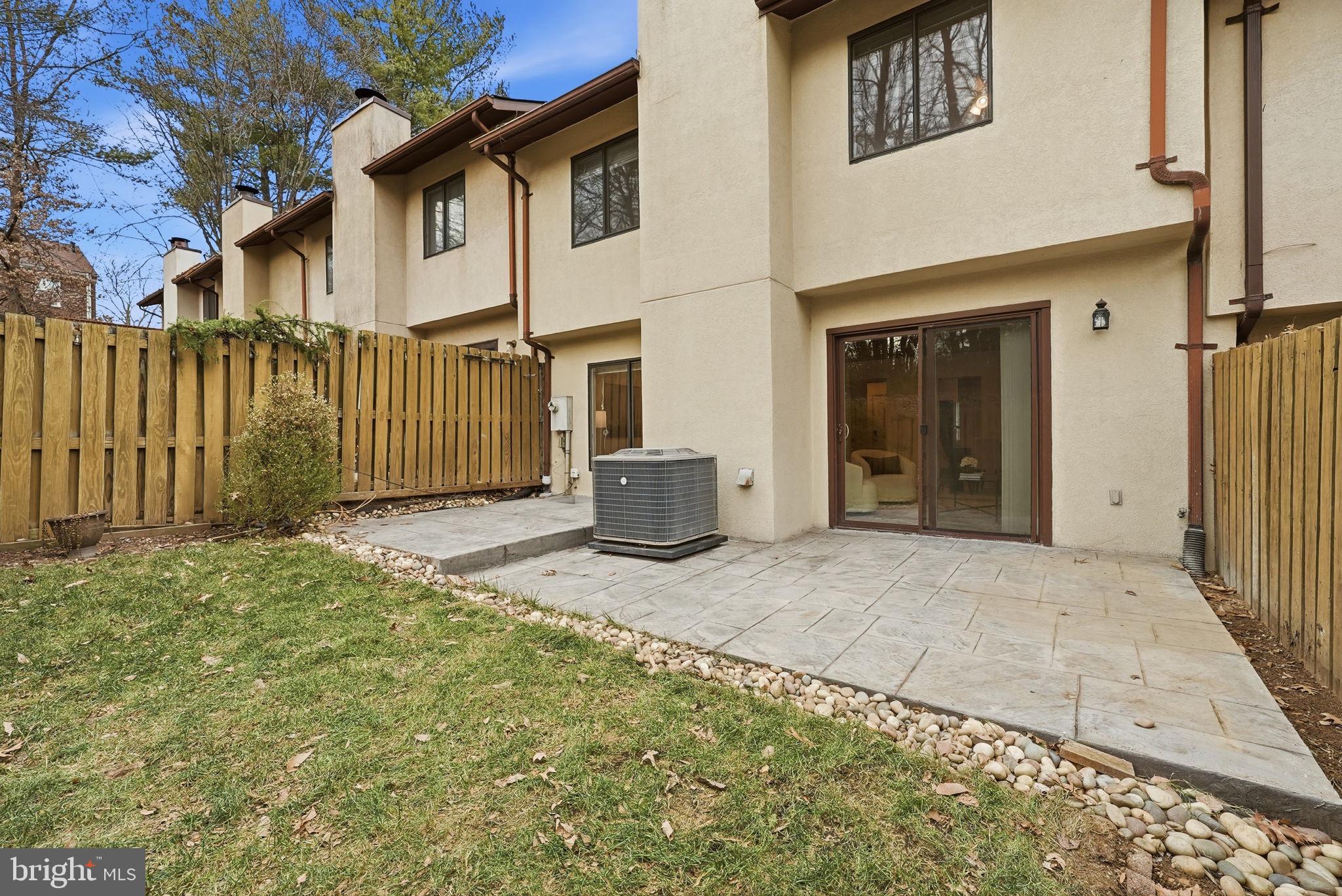 2316 GLADE BANK WAY