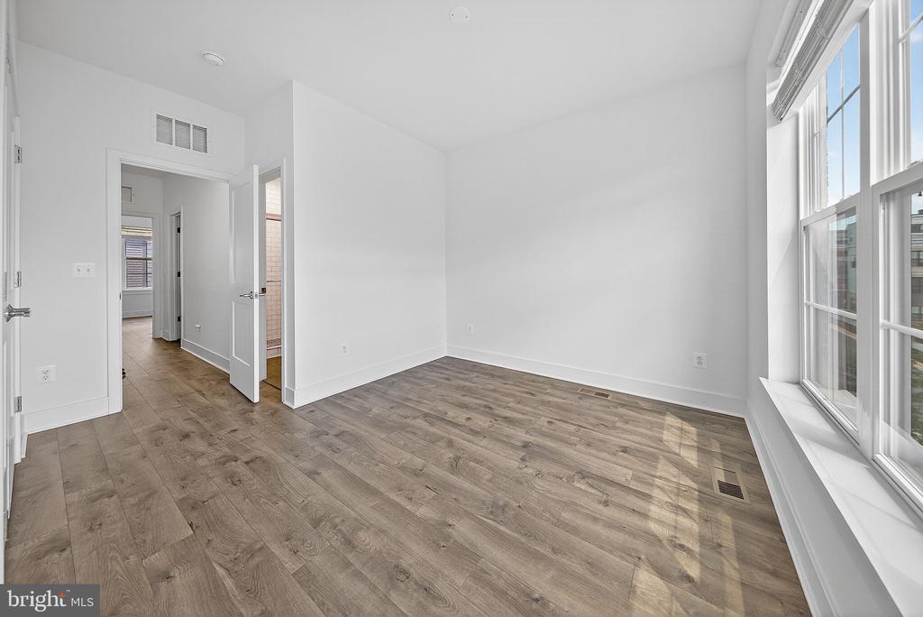 7348 BLADE DRIVE
