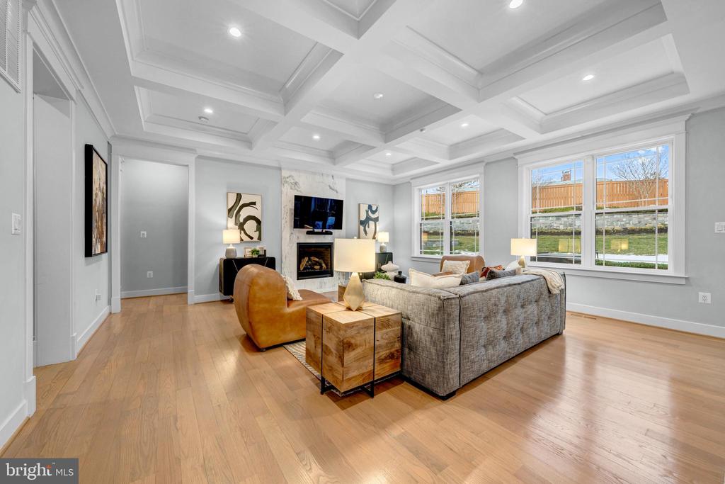 7022 HECTOR ROAD