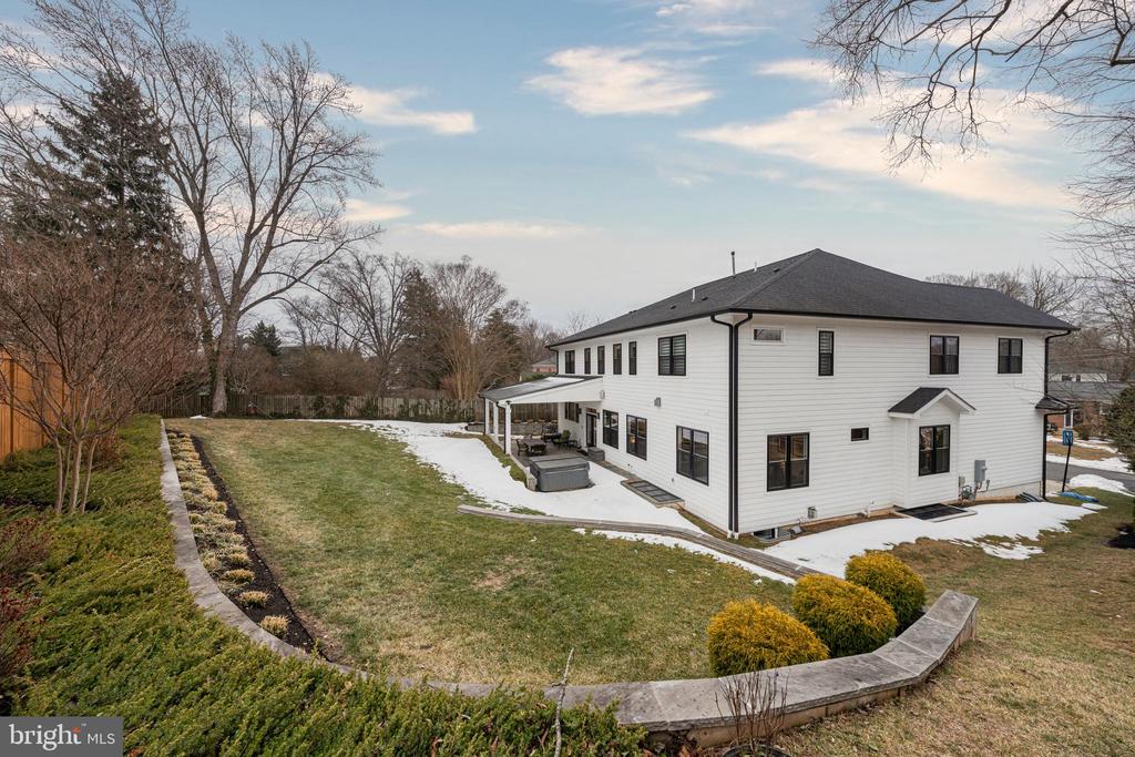 7022 HECTOR ROAD