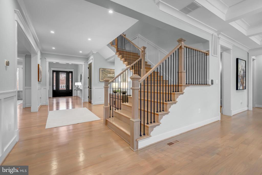 7022 HECTOR ROAD