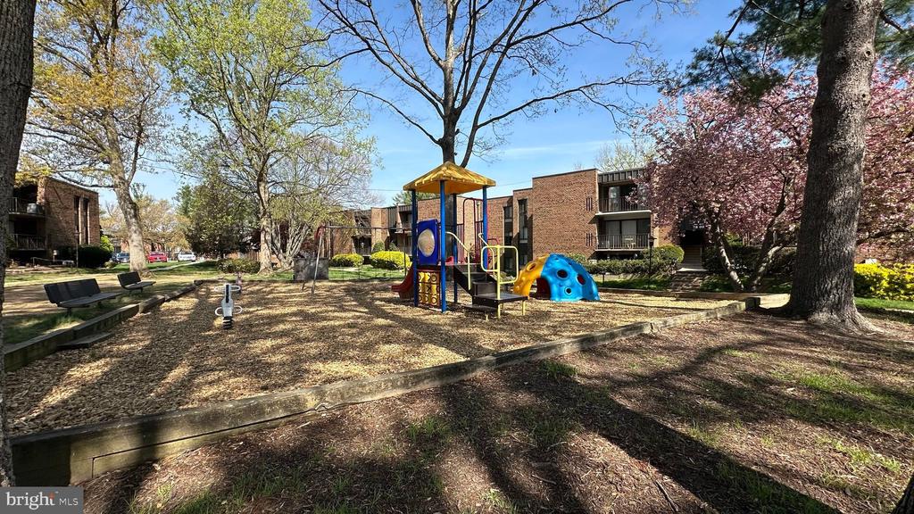 7800 DASSETT COURT 204