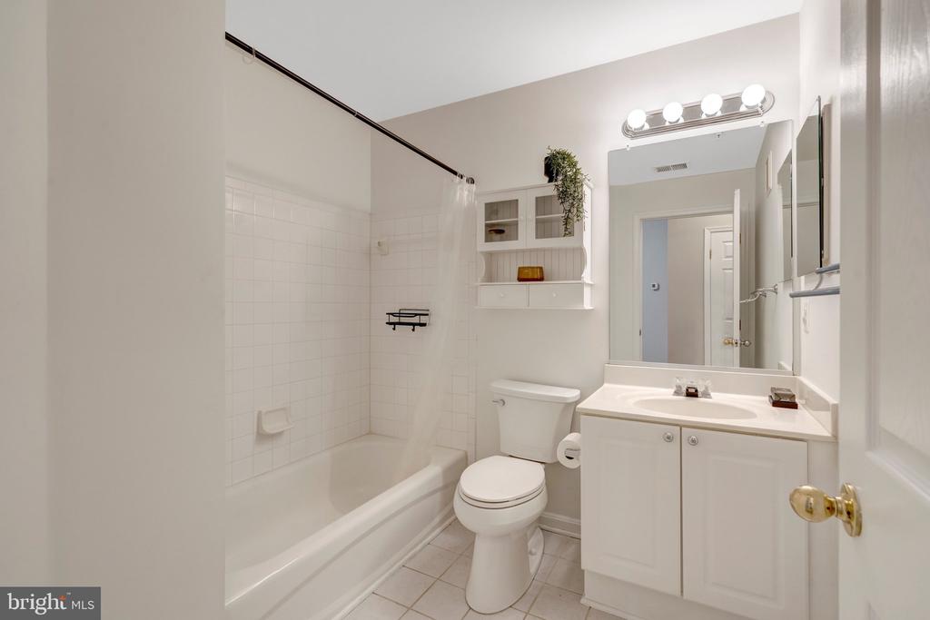 4200 MOZART BRIGADE LANE Q
