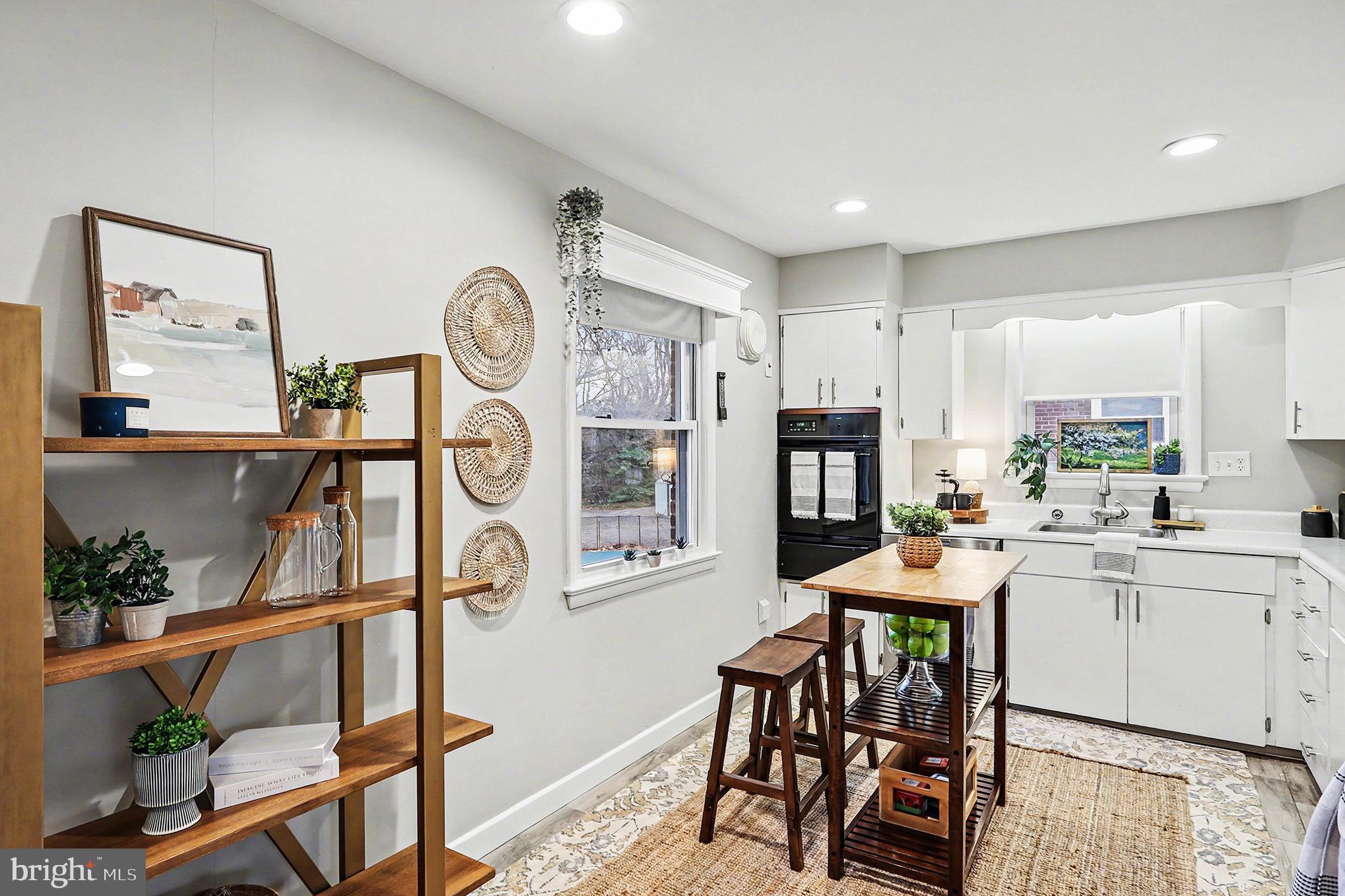 6722 S KINGS HIGHWAY