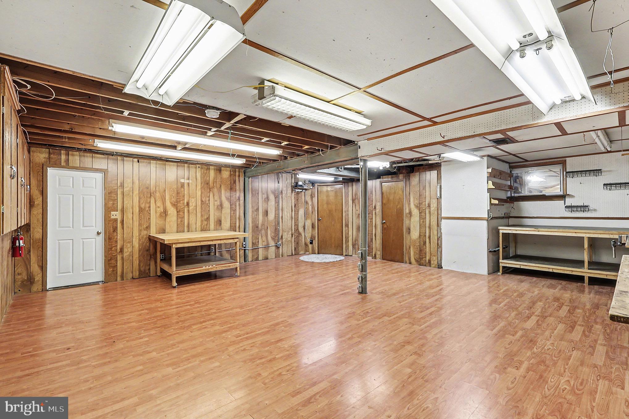 6722 S KINGS HIGHWAY