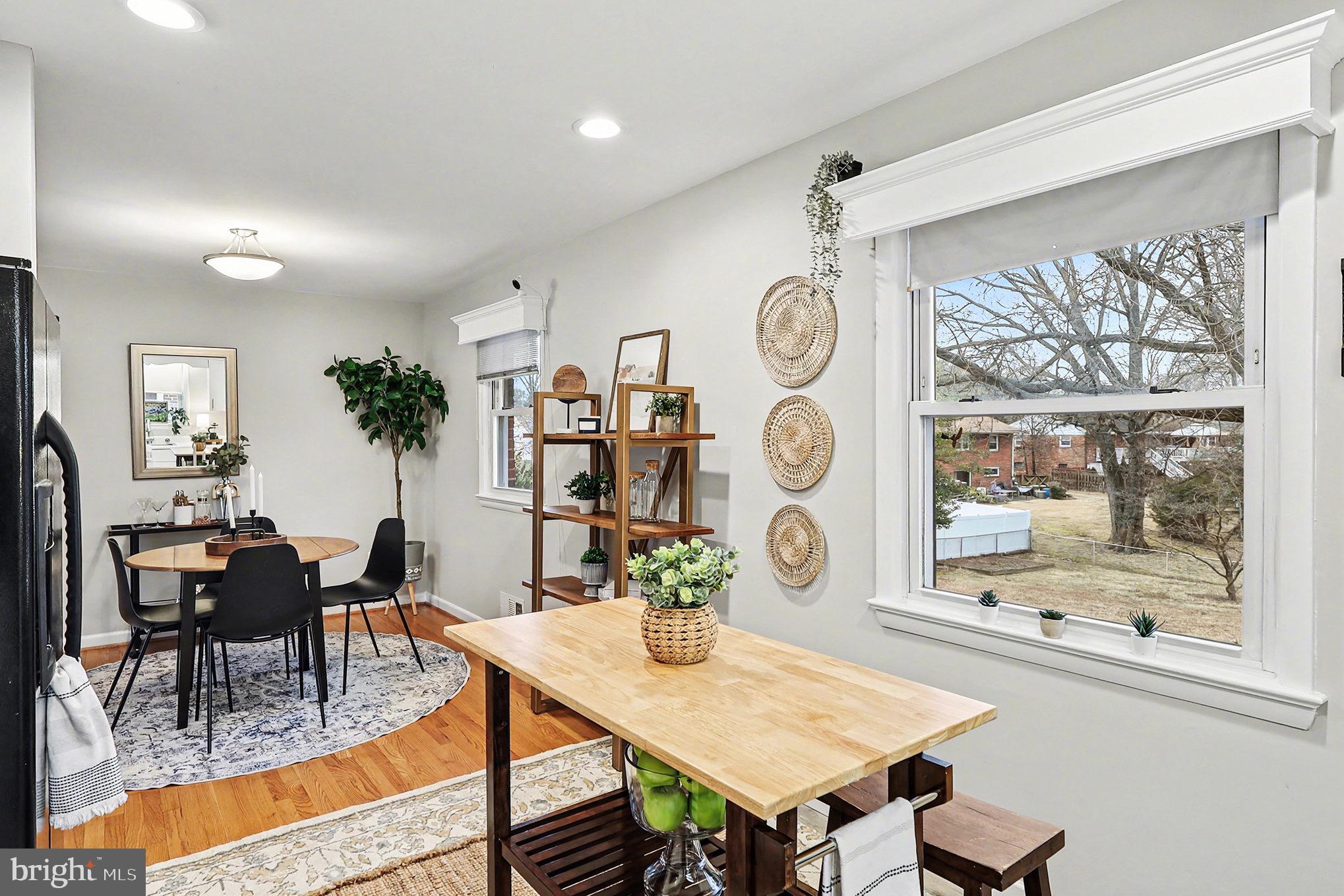 6722 S KINGS HIGHWAY