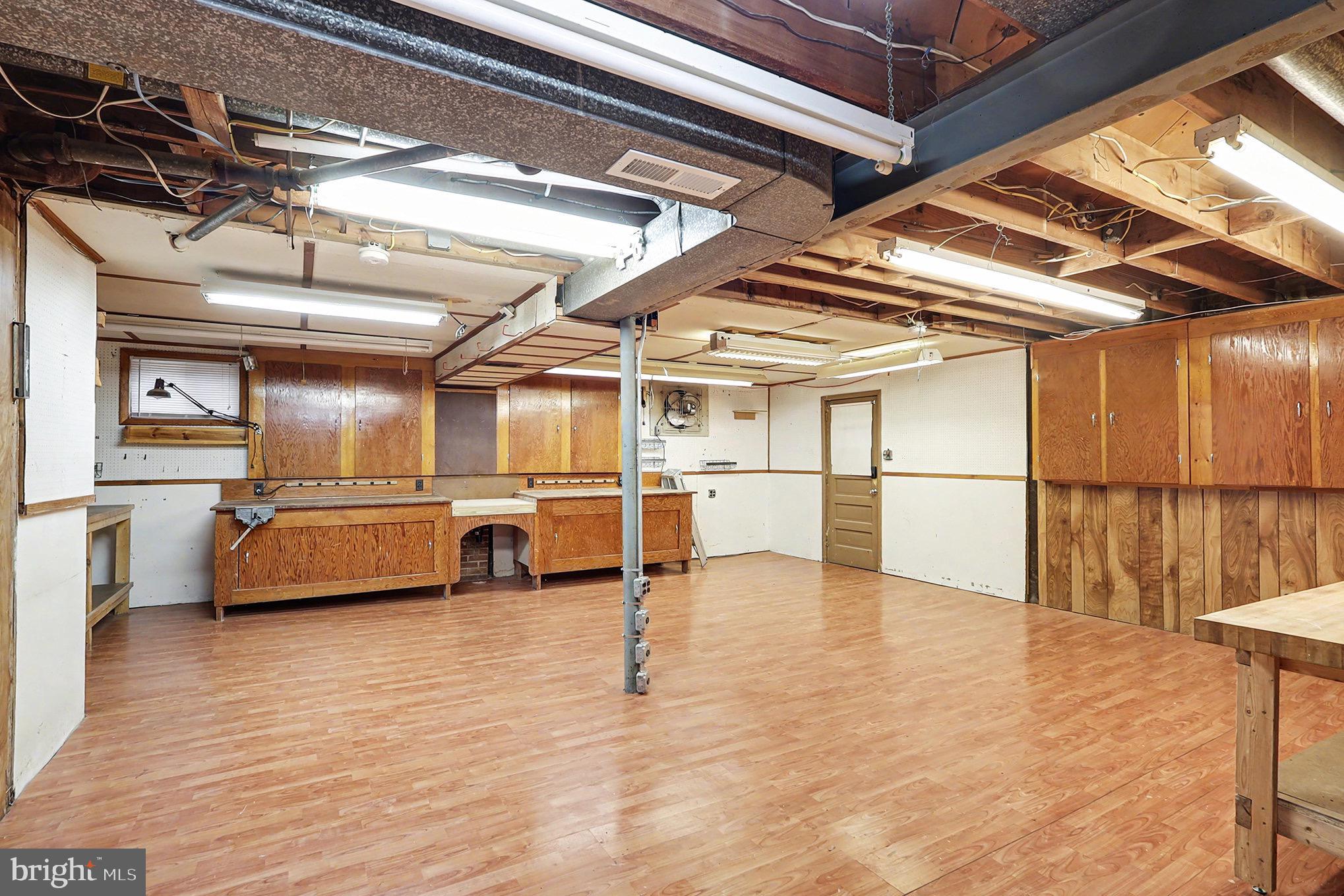 6722 S KINGS HIGHWAY