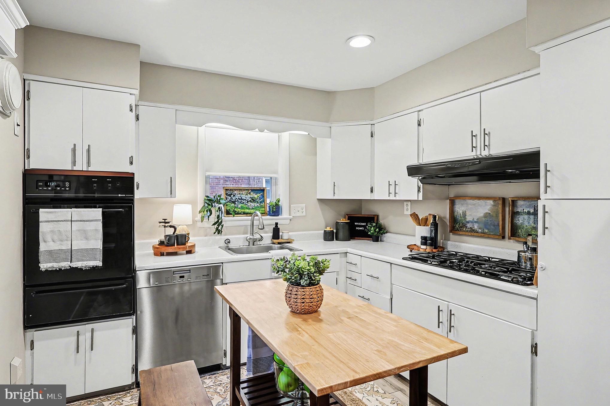 6722 S KINGS HIGHWAY