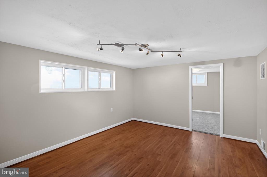 7605 POLLEN STREET