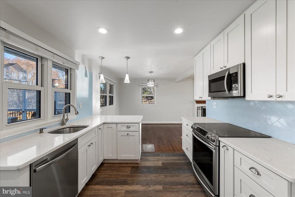 7114 XAVIER COURT